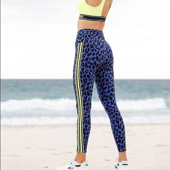 ISO Lorna Jane Electric animal leggings in Large - Picture 1 of 3